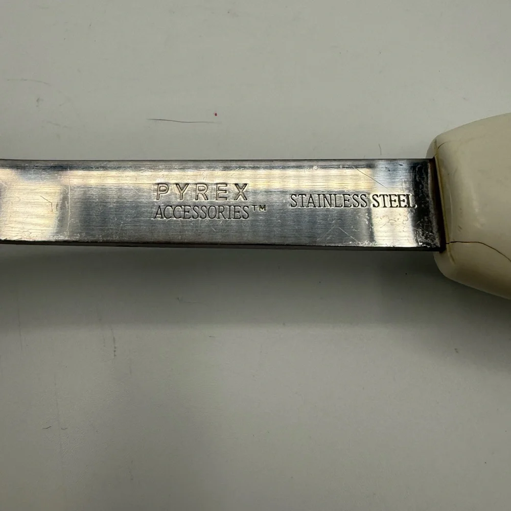 Vintage Pyrex Slotted Spatula Turner Beige Nylon Stainless Steel Handle